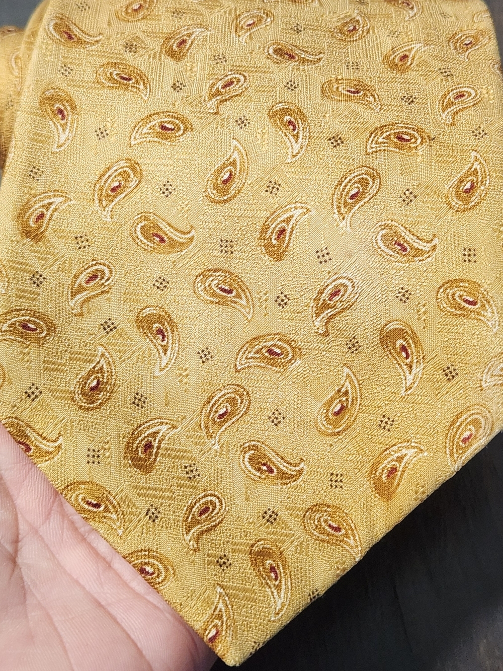 Vintage Coach Mens 100% Silk Paisley Tie Gold Designer Necktie Made in USA - Picture 3 of 10